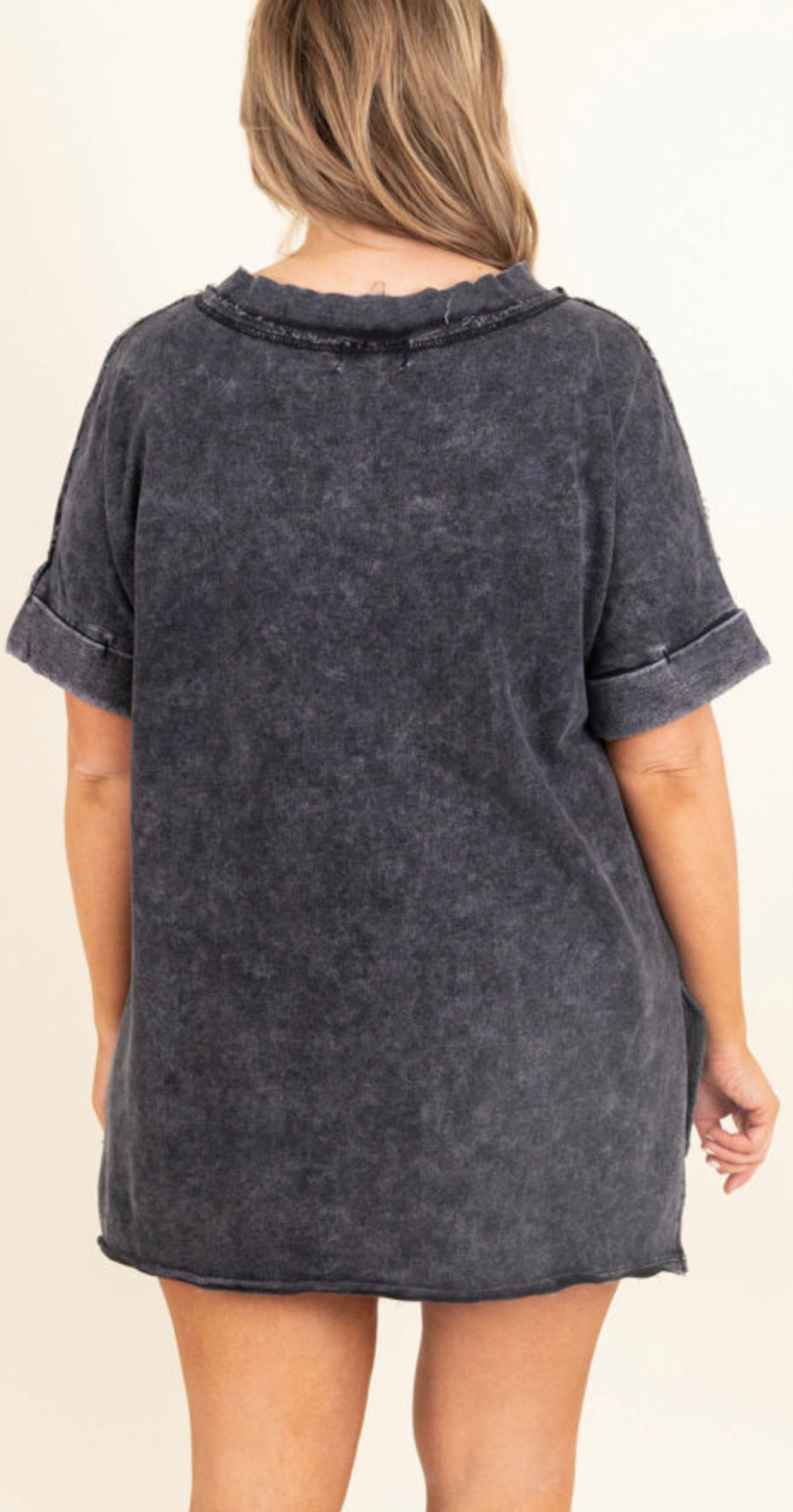 Gray Mineral Wash Distressed Slit Patch Pocket
Oversize Tee