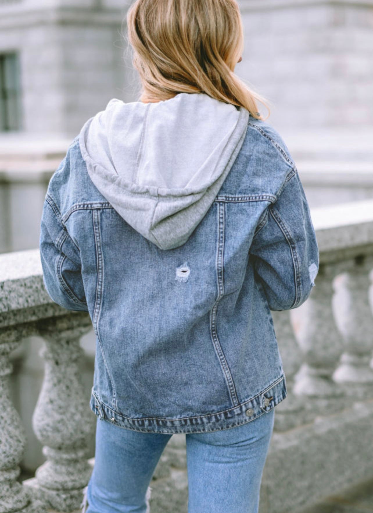 Sky Blue Rhinestone Fringed Pocket
Buttoned Hooded Denim Jacket