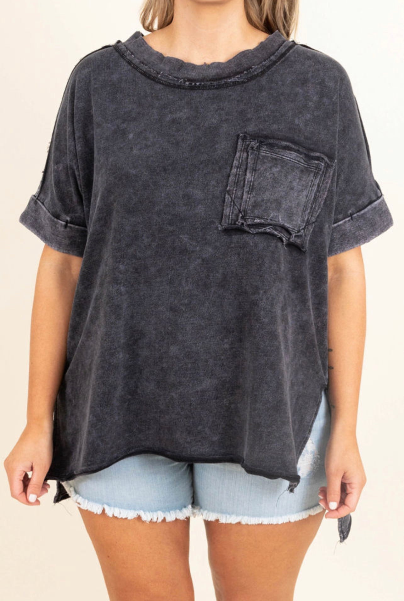 Gray Mineral Wash Distressed Slit Patch Pocket
Oversize Tee