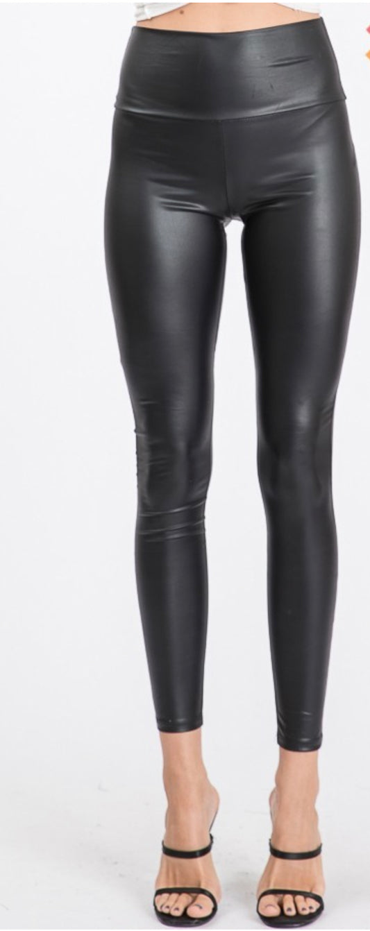 Curvy Size Faux Leather Leggings