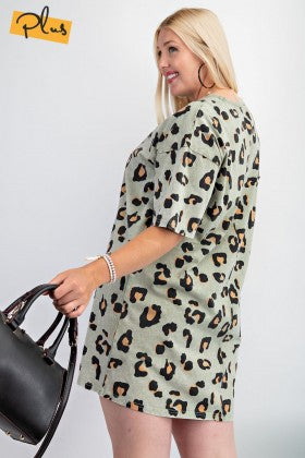 Curvy Animal Days Oversized Top