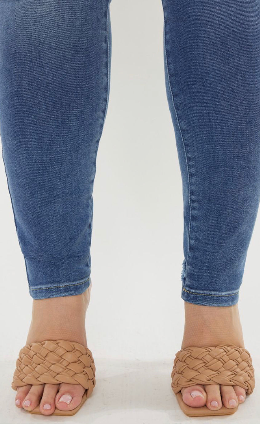 Curvy Kancan MID RISE SUPER SKINNY JEANS