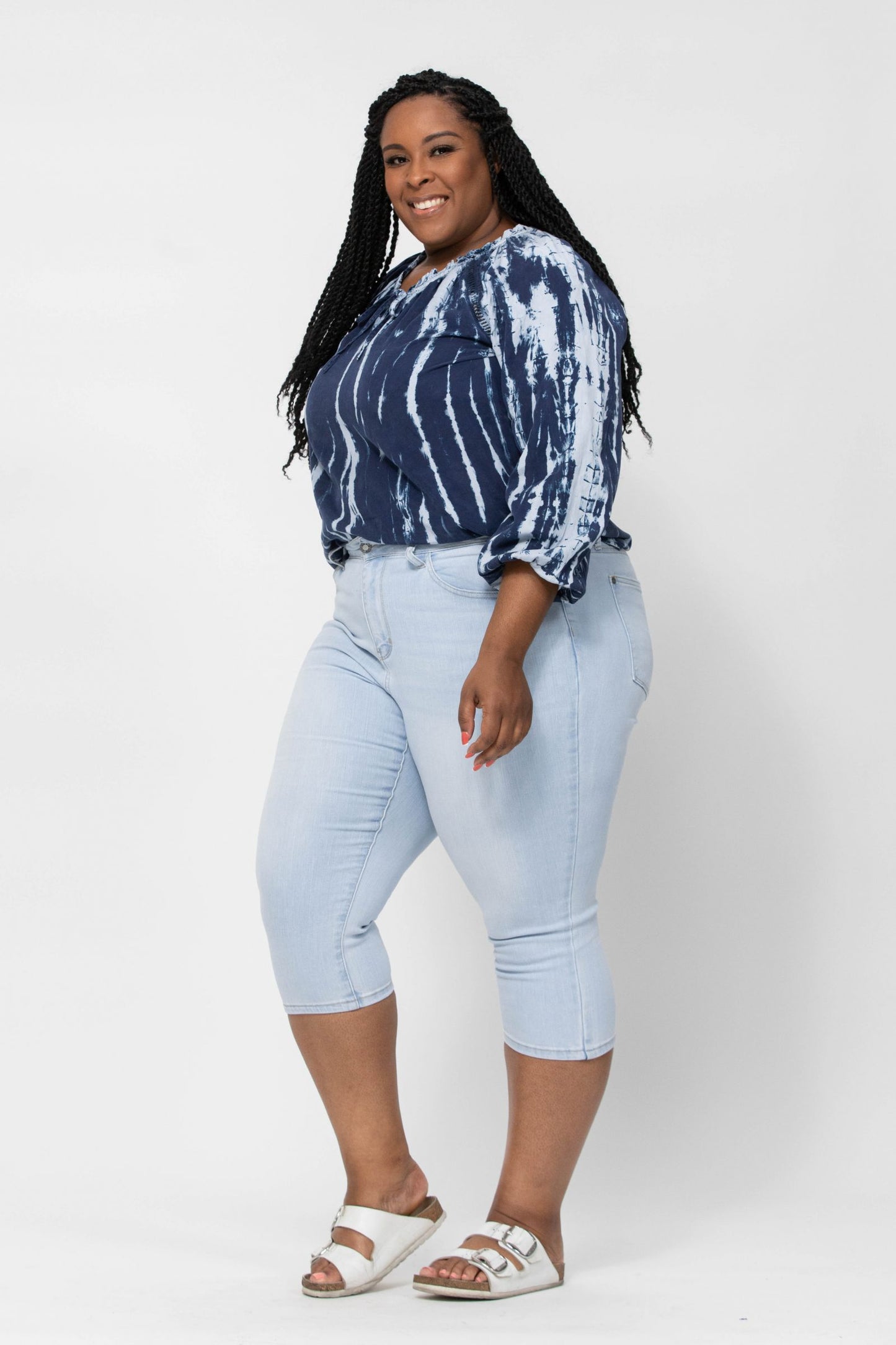 Curvy Judy Blue Brittany Mid-Rise Capri