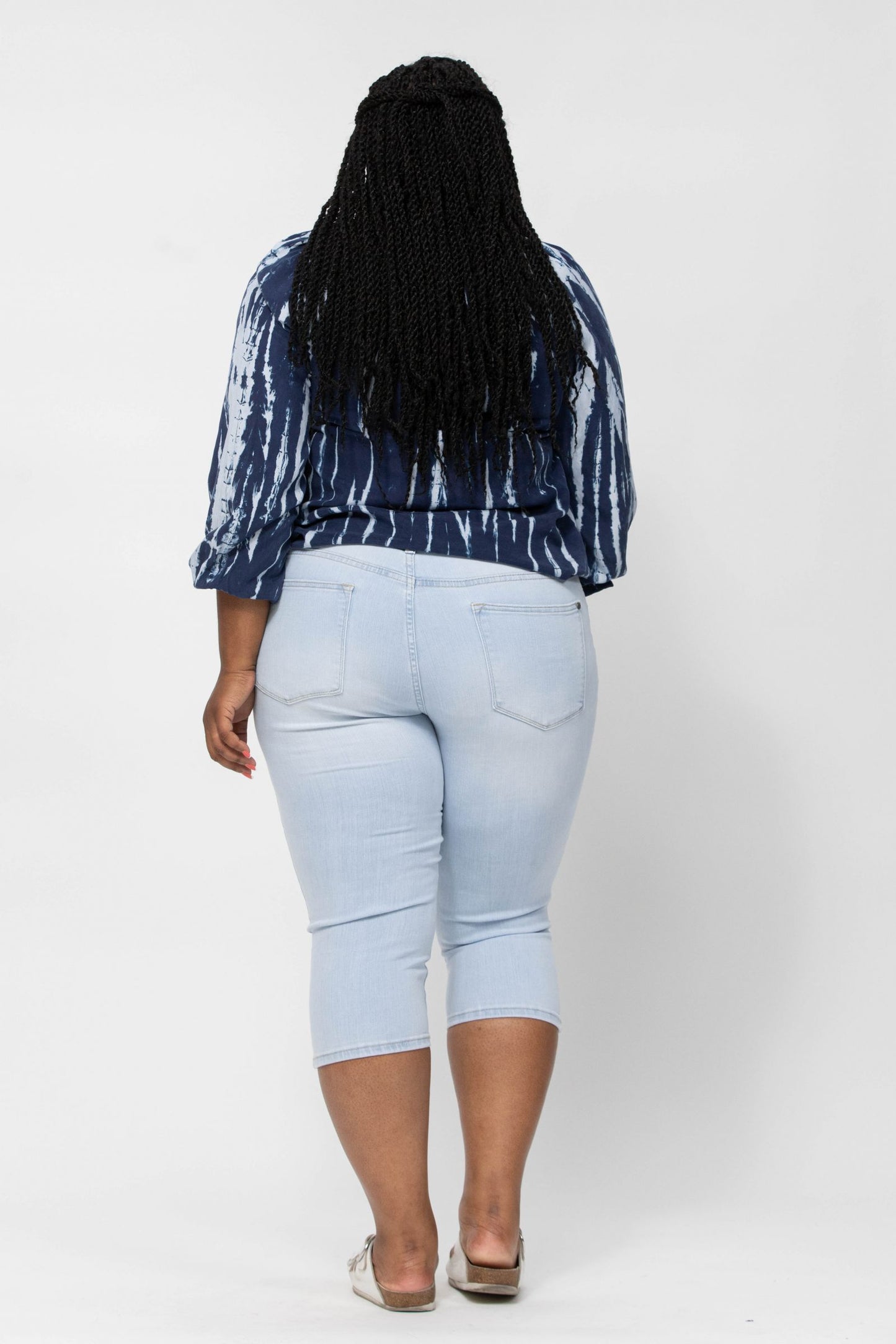 Curvy Judy Blue Brittany Mid-Rise Capri